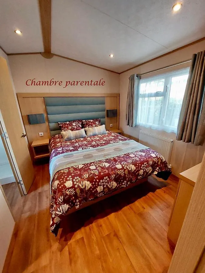 Camping Mobilhomes 6 et 8 personnes PONT AVEN Kerlann Draps fournis